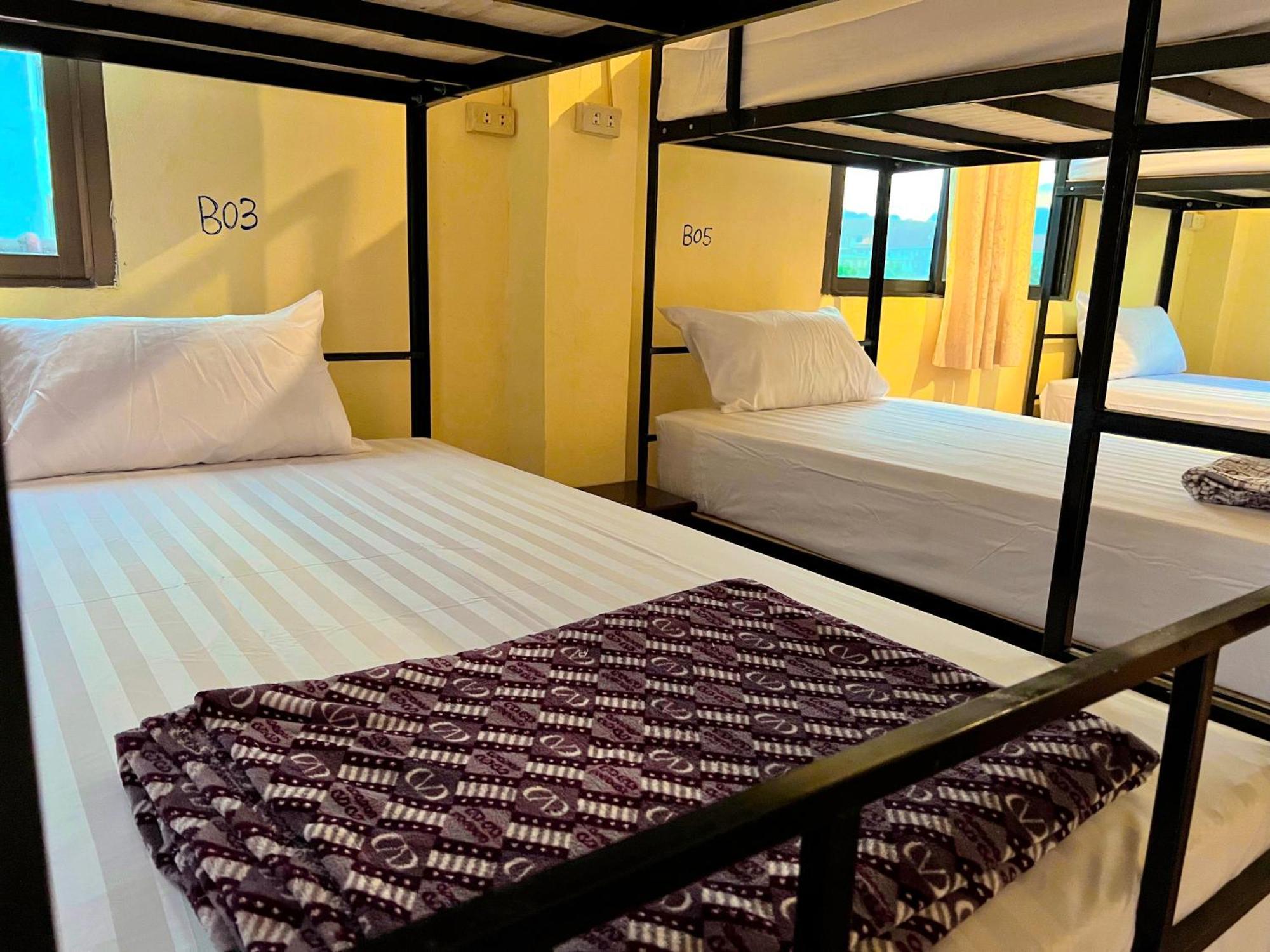 Easy Go Backpacker Hostel Vang Vieng Exterior photo
