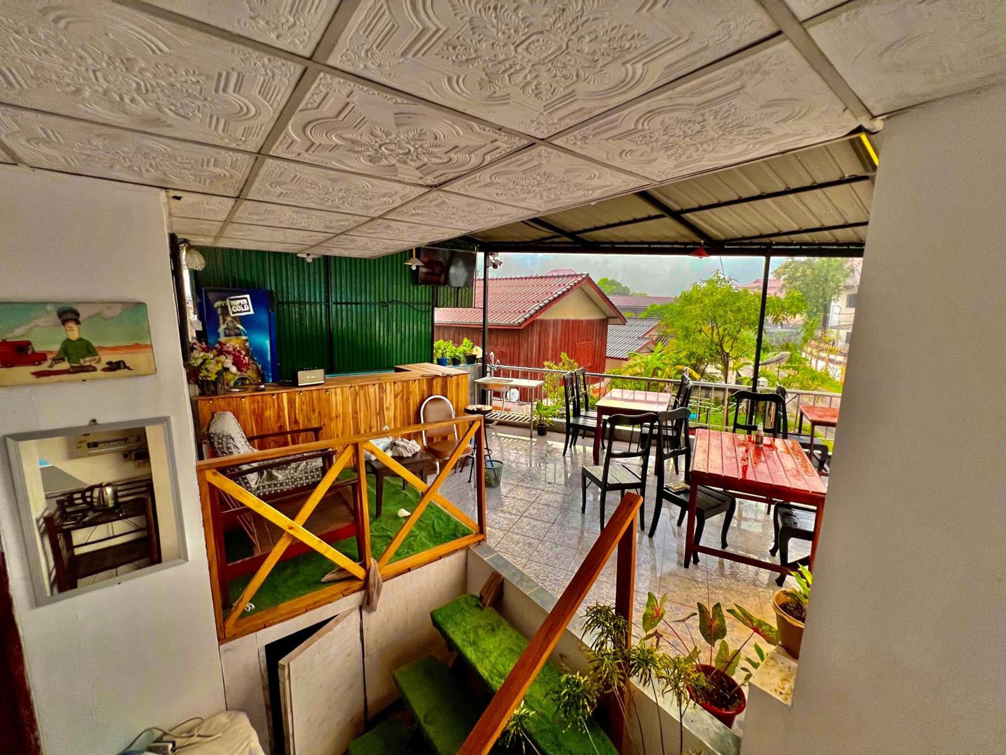Easy Go Backpacker Hostel Vang Vieng Exterior photo