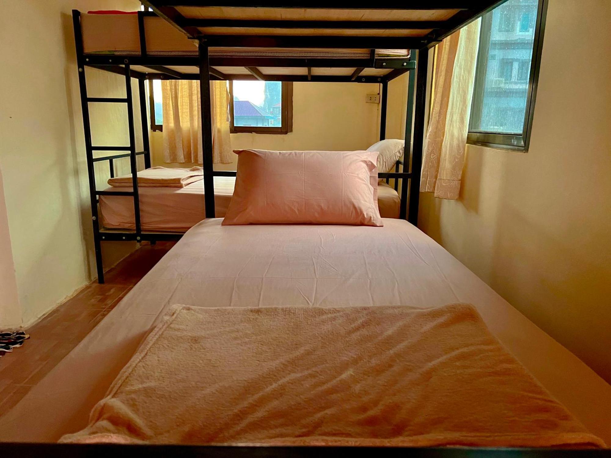 Easy Go Backpacker Hostel Vang Vieng Exterior photo