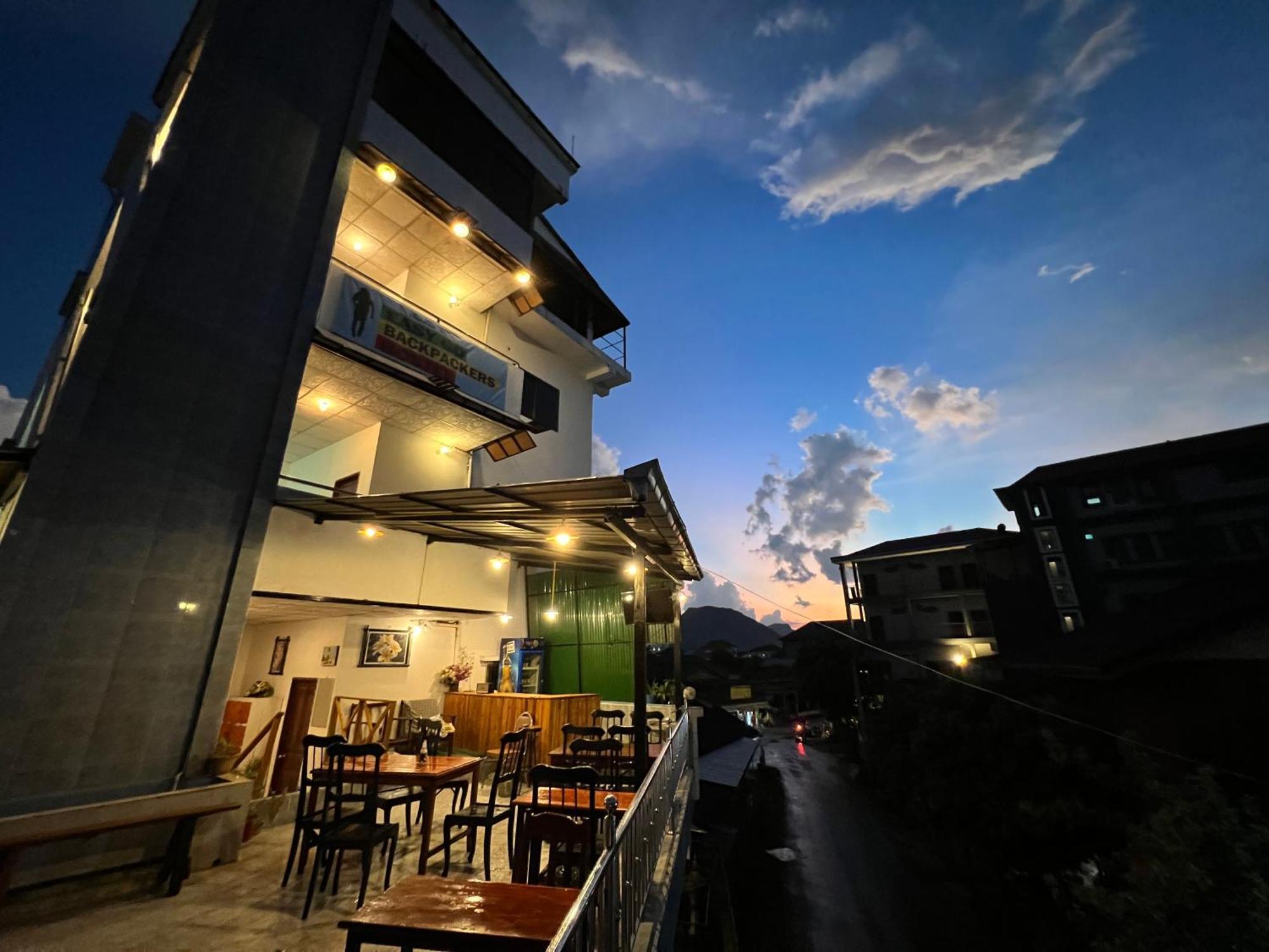 Easy Go Backpacker Hostel Vang Vieng Exterior photo