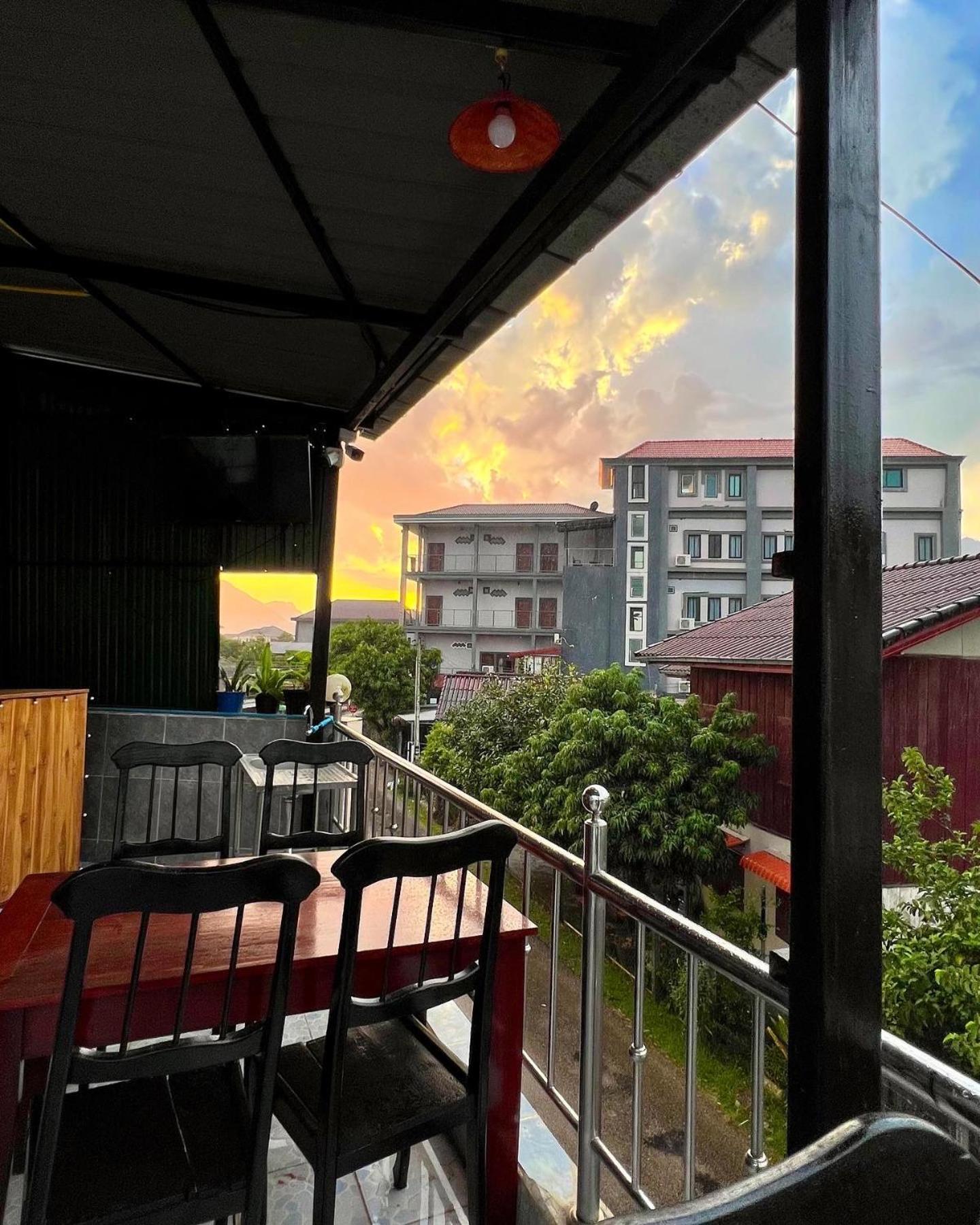 Easy Go Backpacker Hostel Vang Vieng Exterior photo