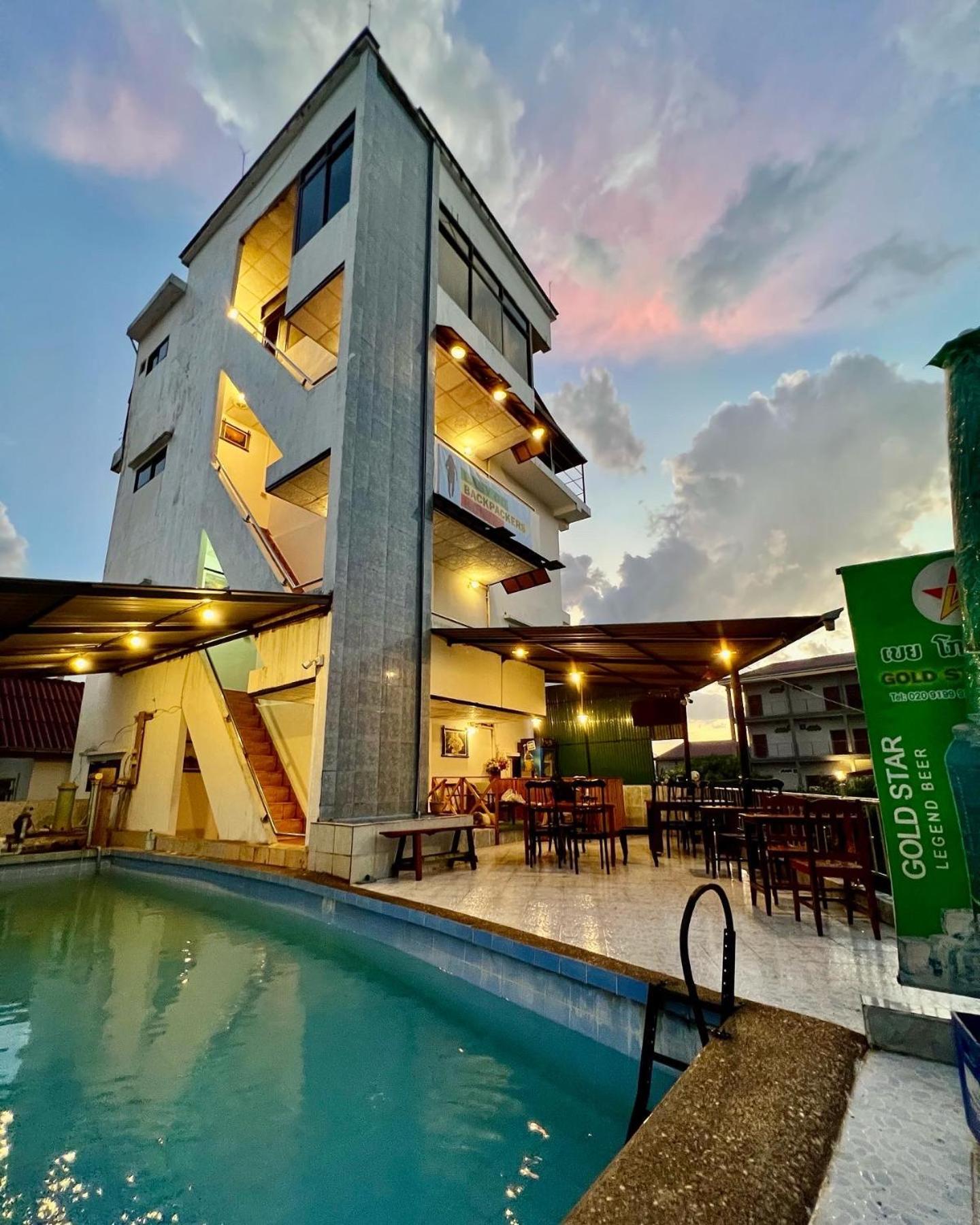 Easy Go Backpacker Hostel Vang Vieng Exterior photo