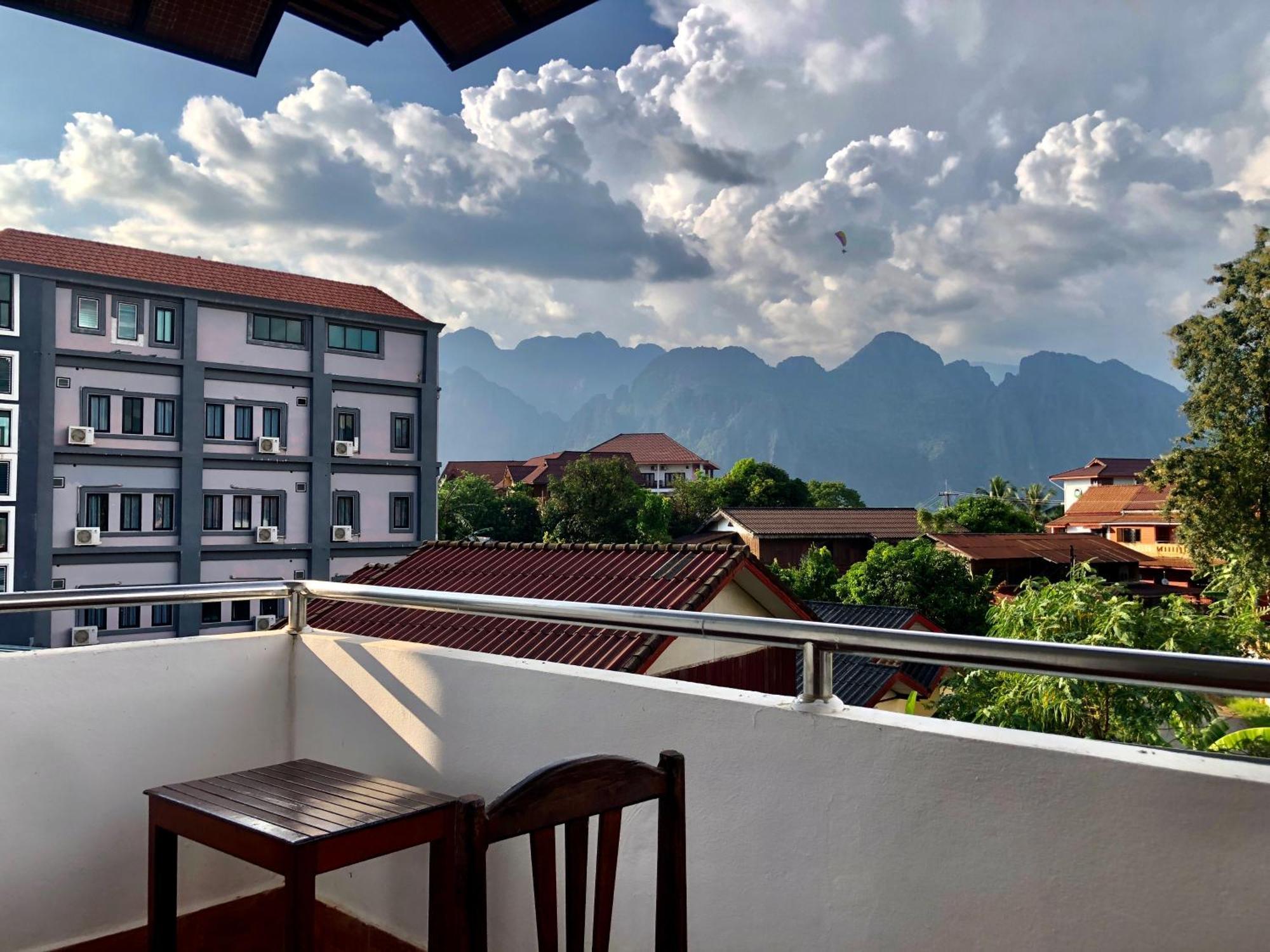 Easy Go Backpacker Hostel Vang Vieng Exterior photo