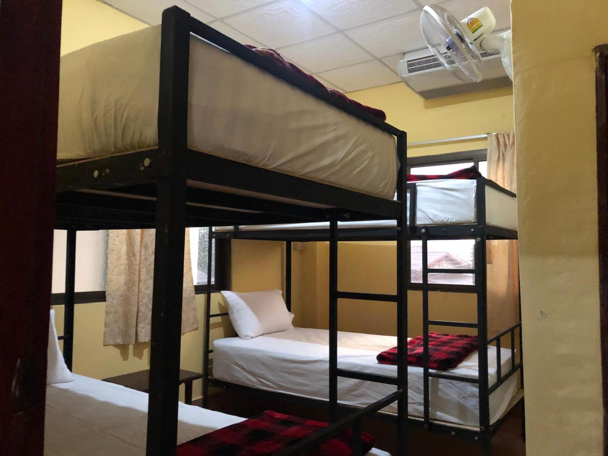 Easy Go Backpacker Hostel Vang Vieng Exterior photo