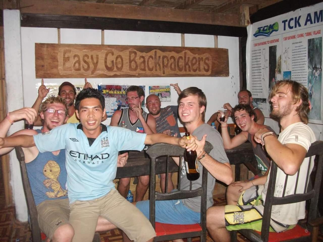 Easy Go Backpacker Hostel Vang Vieng Exterior photo
