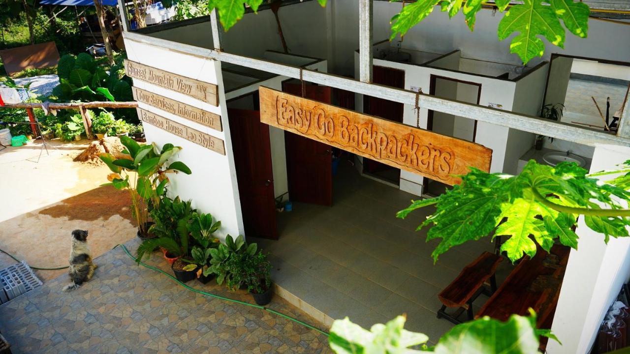 Easy Go Backpacker Hostel Vang Vieng Exterior photo